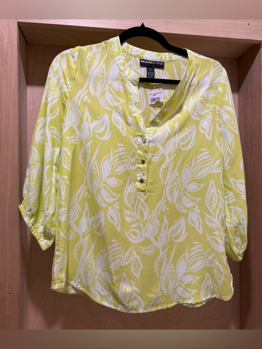 Marianne  Yellow & White Leaf-Print Button Henley Blouse 100% Rayon Small